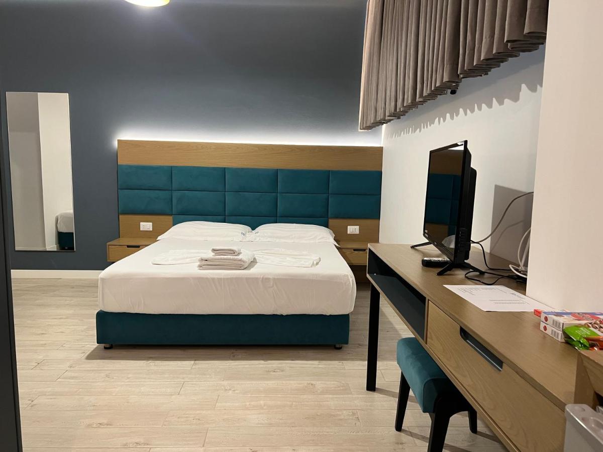 Domus Hotel & Apartments Shengjin Ngoại thất bức ảnh