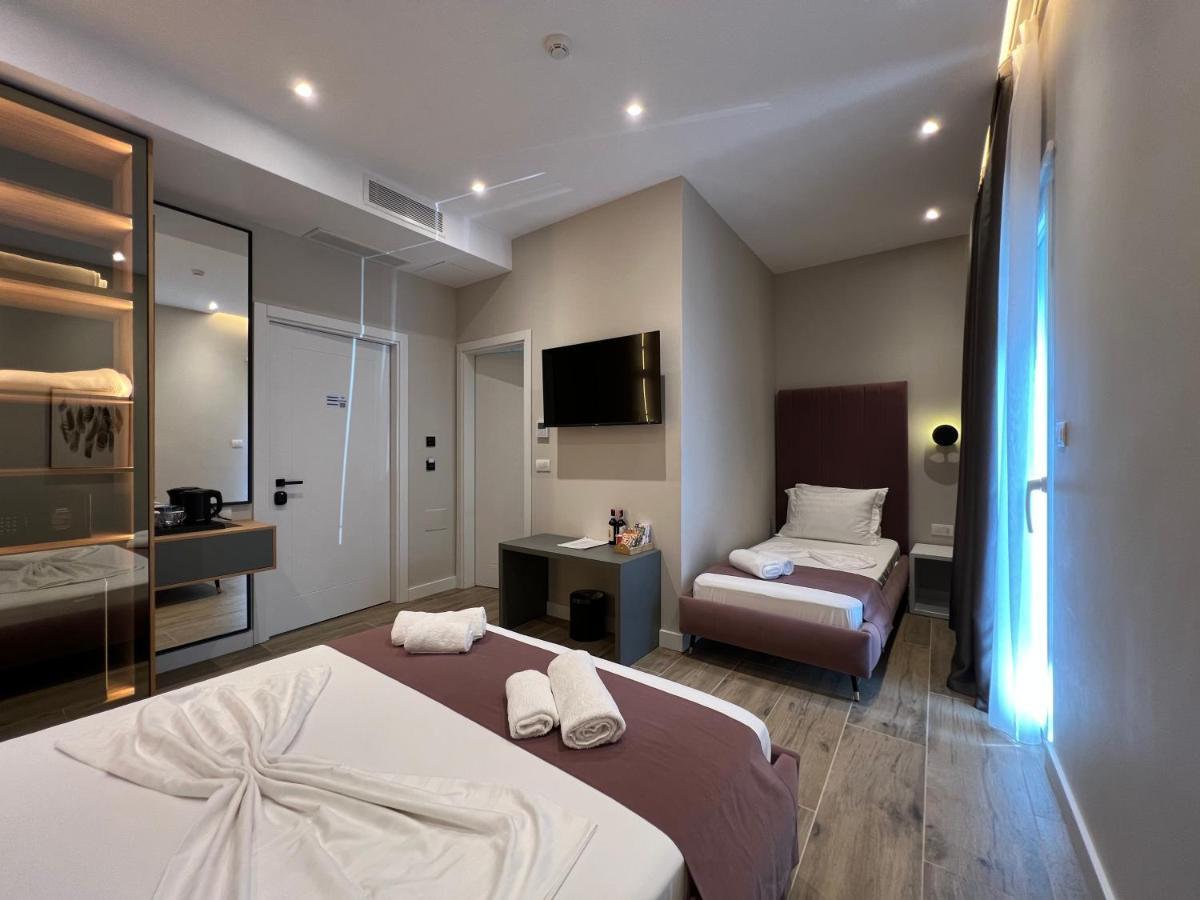 Domus Hotel & Apartments Shengjin Ngoại thất bức ảnh