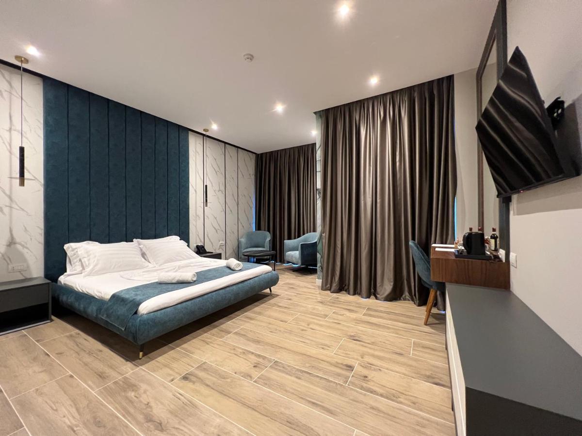 Domus Hotel & Apartments Shengjin Ngoại thất bức ảnh