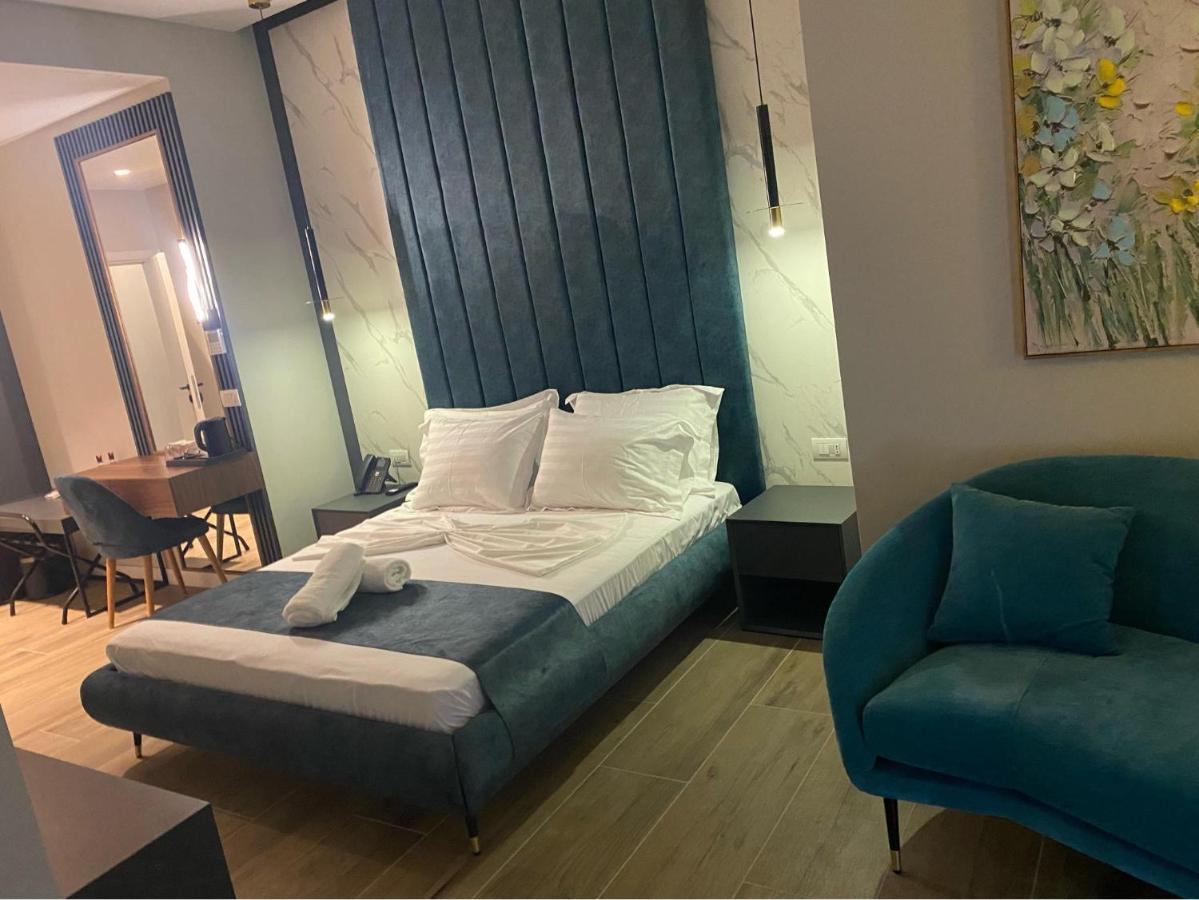 Domus Hotel & Apartments Shengjin Ngoại thất bức ảnh