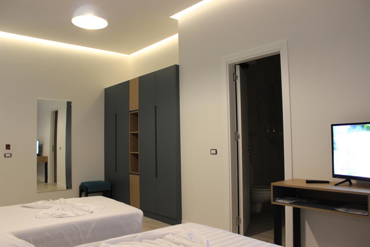 Domus Hotel & Apartments Shengjin Ngoại thất bức ảnh