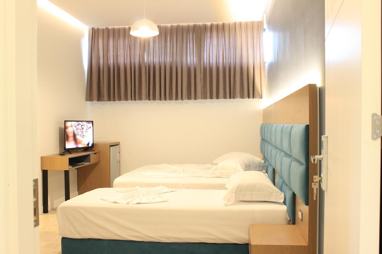 Domus Hotel & Apartments Shengjin Ngoại thất bức ảnh